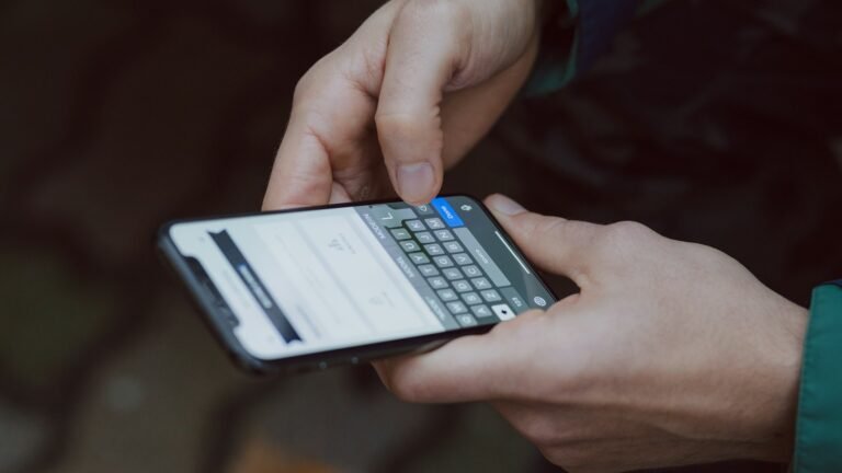 Mensajes automáticos en WhatsApp Business: qué configurar para no perder ventas
